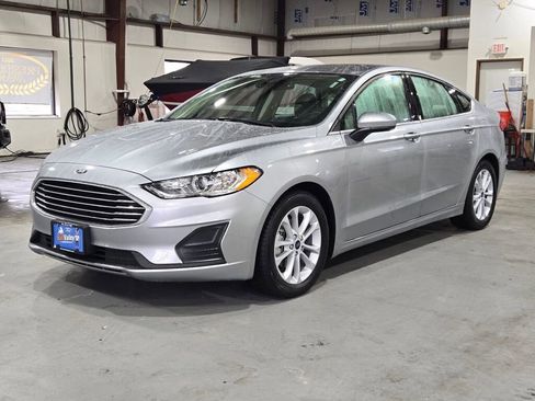 Used 2020 Ford Fusion SE image 5
