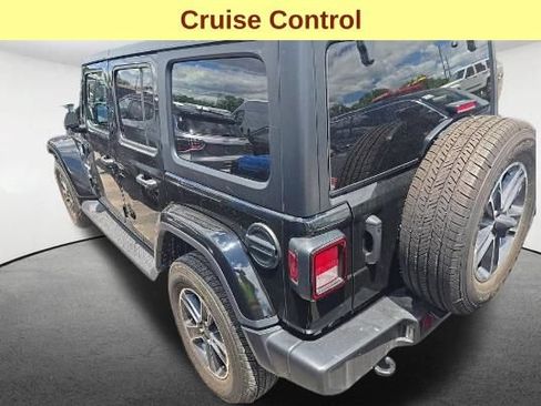 Used 2023 Jeep Wrangler Unlimited Sahara AWD/4WD image 8
