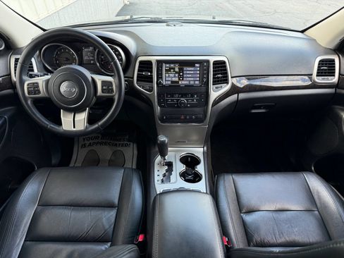 Used 2013 Jeep Grand Cherokee Laredo AWD/4WD image 16