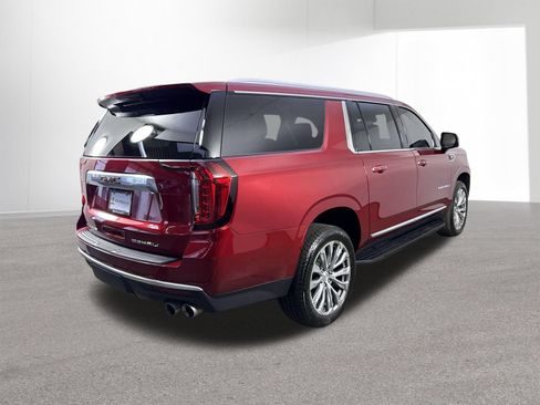 Used 2024 GMC Yukon XL Denali AWD/4WD image 34