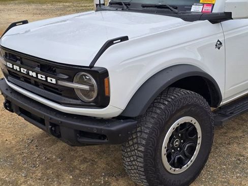 Used 2021 Ford Bronco Outer Banks w/ Sasquatch Package image 2