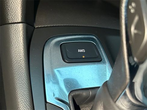 Used 2022 Chevrolet Equinox LS image 28