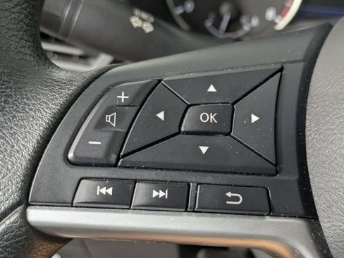 Used 2025 Nissan Altima 2.5 SV FWD image 15