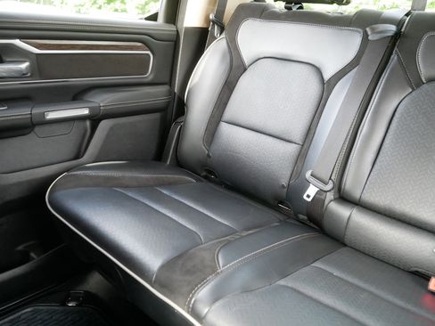 Used 2019 RAM 1500 Laramie AWD/4WD image 12