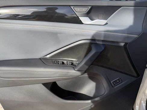 New 2026 Volkswagen Tiguan SEL R-Line AWD/4WD image 11