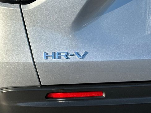 Used 2025 Honda HR-V LX image 25