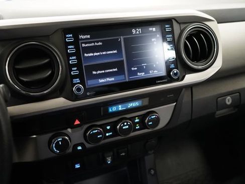 Used 2022 Toyota Tacoma SR5 AWD/4WD image 26