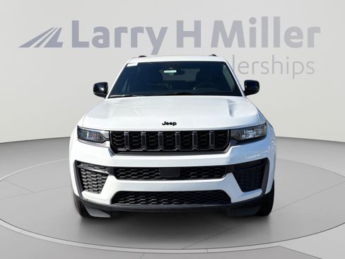 New 2026 Jeep Grand Cherokee Altitude AWD/4WD image 8