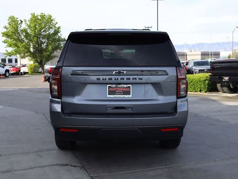 Used 2022 Chevrolet Suburban Z71 w/ Luxury Package AWD/4WD image 5