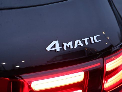 New 2025 Mercedes-Benz GLB 250 4MATIC image 9