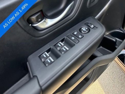 Certified 2025 Honda Pilot EX-L image 10