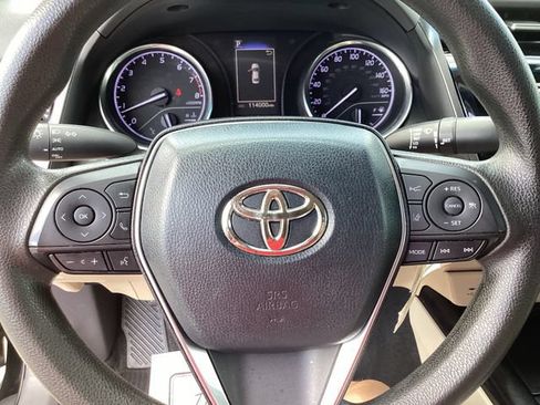 Used 2018 Toyota Camry LE FWD image 9