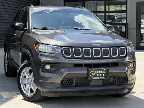 Used 2022 Jeep Compass Latitude AWD/4WD image 5