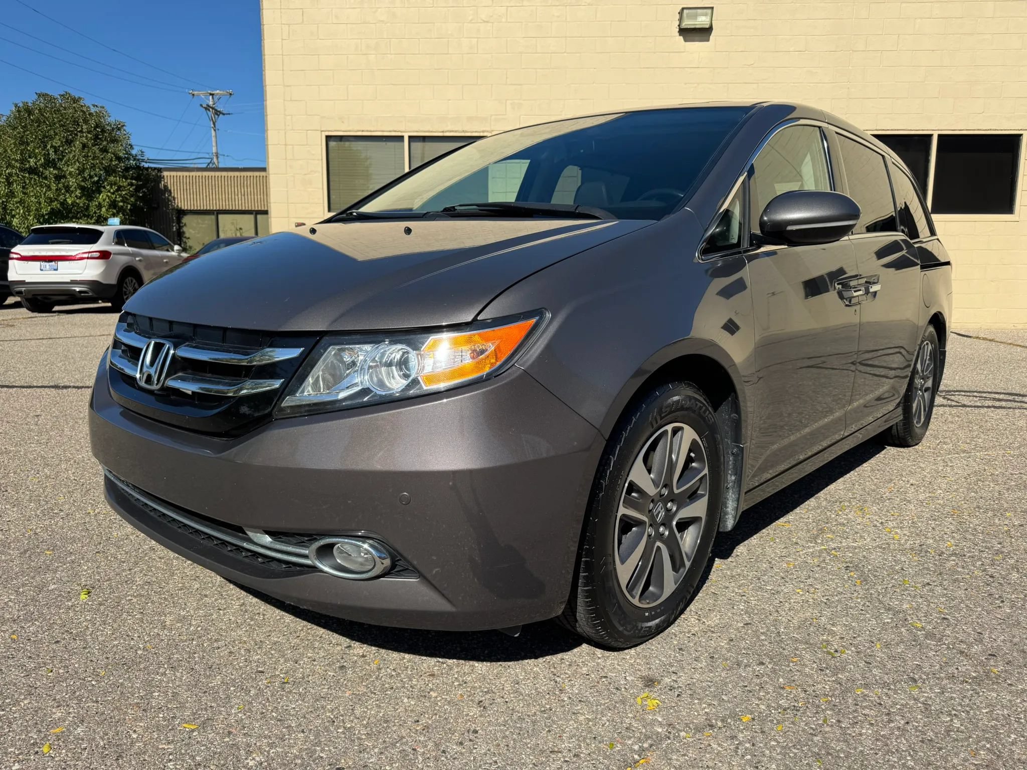 Used 2014 Honda Odyssey Touring image 3