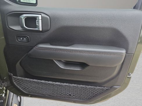 Used 2022 Jeep Wrangler Unlimited Rubicon w/ Xtreme Recon 35" Tire Package image 32