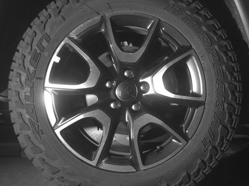 Used 2025 Jeep Compass Trailhawk AWD/4WD image 15