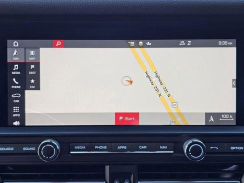 Used 2021 Porsche Macan image 29