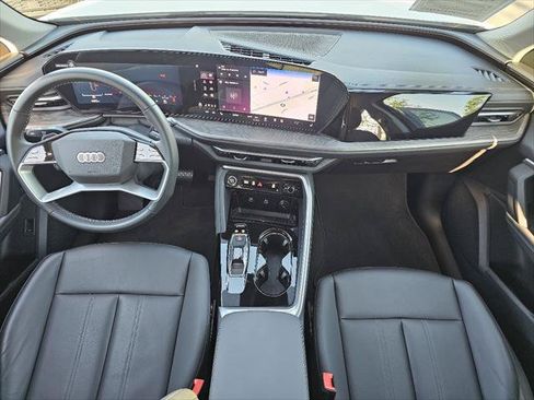 Certified 2025 Audi Q5 Premium w/ Convenience Package AWD/4WD image 4