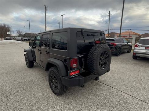 Used 2018 Jeep Wrangler Unlimited Sport image 3