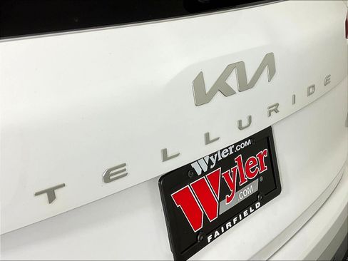 Used 2024 Kia Telluride LX FWD image 24