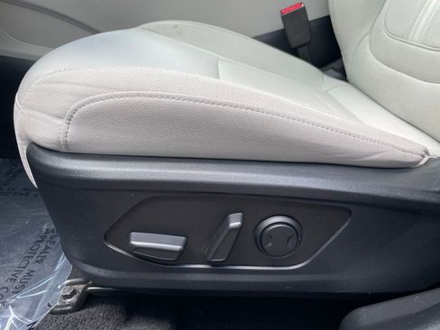 Used 2025 Hyundai Tucson SEL FWD image 11