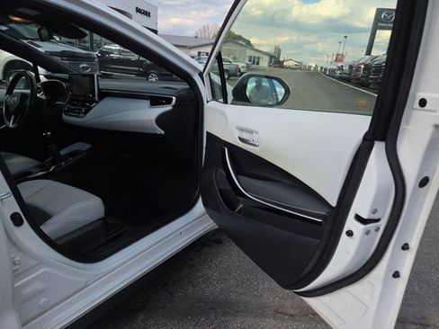 Used 2021 Toyota Corolla XSE FWD image 13