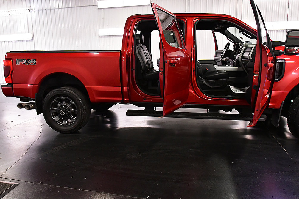 Used 2022 Ford F250 Lariat w/ Black Appearance Package AWD/4WD image 32
