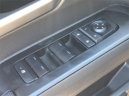 Used 2025 Toyota Tacoma TRD Sport image 21