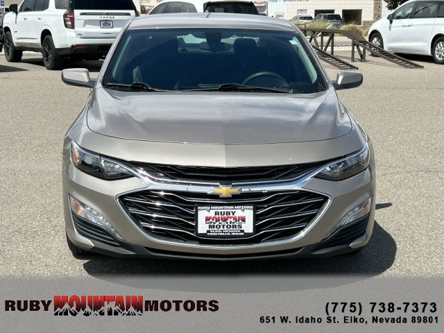 Used 2022 Chevrolet Malibu LT FWD image 2