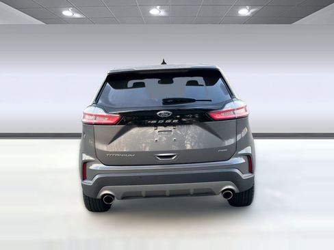Used 2024 Ford Edge Titanium image 10