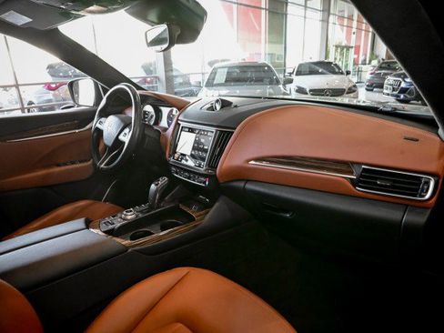 Used 2022 Maserati Levante GT image 24