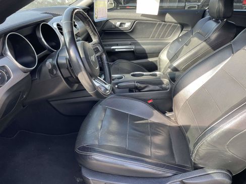 Used 2020 Ford Mustang Premium image 17