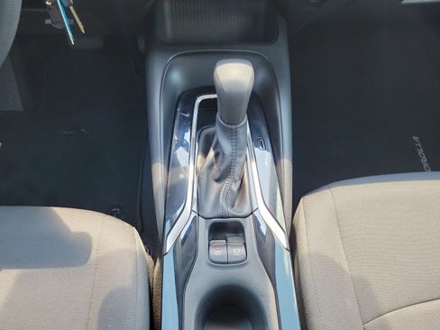 Used 2020 Toyota Corolla LE FWD image 15
