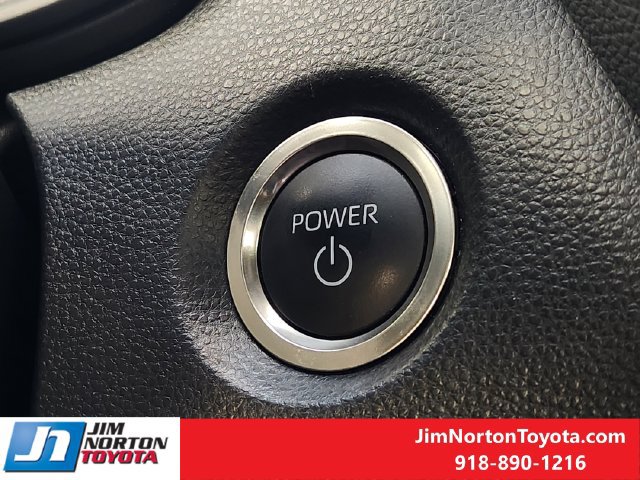 Used 2025 Toyota Corolla SE w/ SE Premium Package FWD image 22