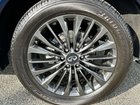 Certified 2024 INFINITI QX80 Premium Select w/ Cargo Package image 11