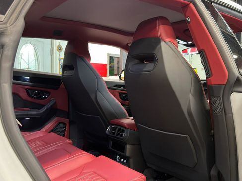 Used 2024 Lamborghini Urus S AWD/4WD image 22
