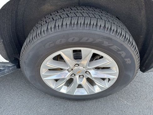 Used 2024 Chevrolet Tahoe Premier AWD/4WD image 14
