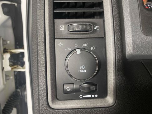 Used 2019 RAM 1500 Express w/ Express Value Package AWD/4WD image 16