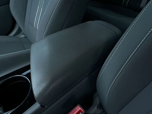 Used 2023 Hyundai Elantra Blue image 21