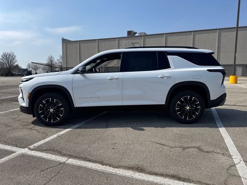 New 2026 Chevrolet Traverse LT w/ Sun and Wheel Package image 3