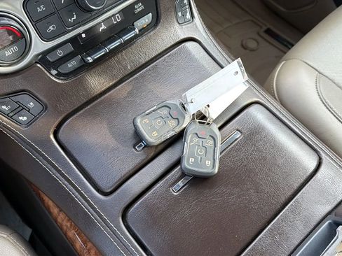 Used 2018 Chevrolet Tahoe Premier image 34