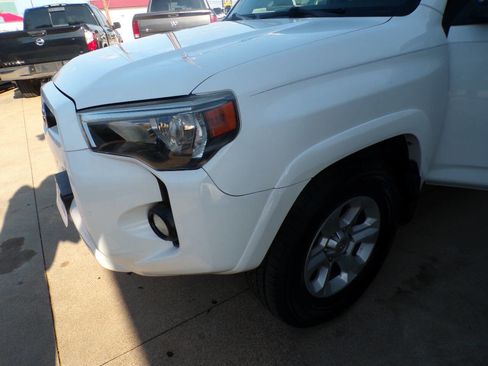 Used 2016 Toyota 4Runner 2WD image 3