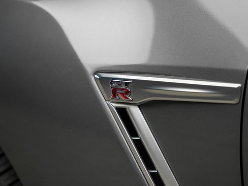 Used 2016 Nissan GT-R Premium AWD/4WD image 25