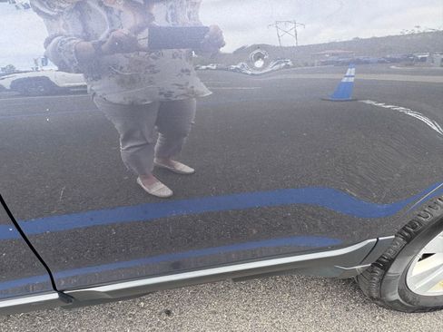 Used 2017 Subaru Outback 2.5i Premium image 11