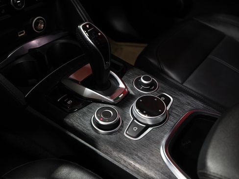 Used 2022 Alfa Romeo Stelvio Sprint RWD image 22