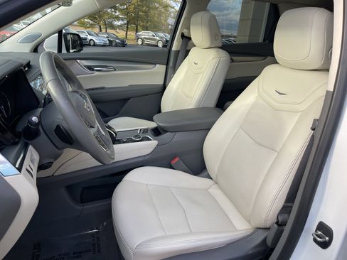Used 2021 Cadillac XT5 Premium Luxury image 17