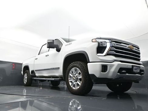 Used 2024 Chevrolet Silverado 2500 High Country w/ Z71 Off-Road Package AWD/4WD image 27
