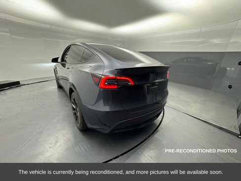 Used 2023 Tesla Model Y Long Range image 3