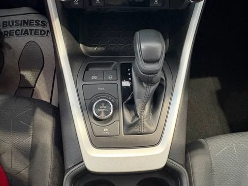 Used 2020 Toyota RAV4 XLE w/ Convenience Package AWD/4WD image 22