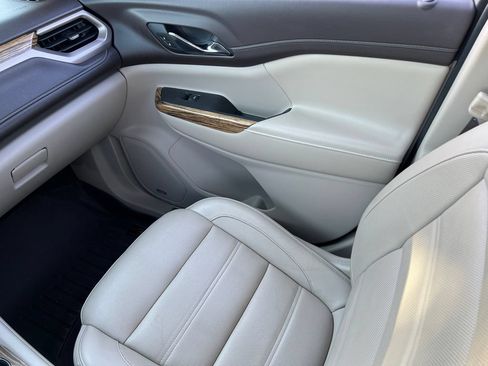 Used 2019 GMC Acadia Denali w/ Technology Package AWD/4WD image 21